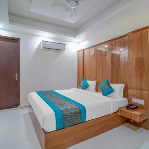 hotel-royal-suites.top-gurgaonhotels.com/